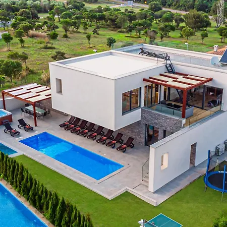 Am Mit Pool & Kinderpool - Leon's Homes Villa