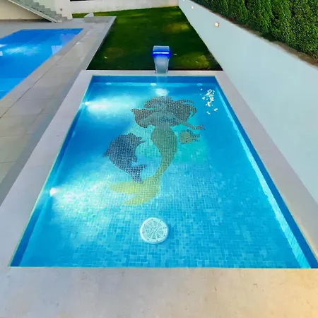 Am Mit Pool & Kinderpool - Leon's Homes * Medulin