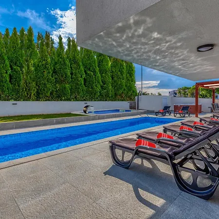 Villa Am Mit Pool & Kinderpool - Leon's Homes Medulin