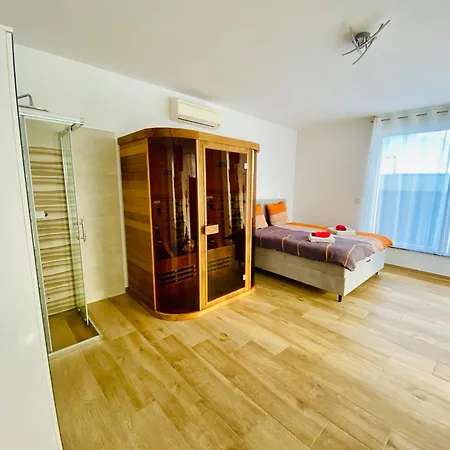 Am Mit Pool & Kinderpool - Leon's Homes Villa